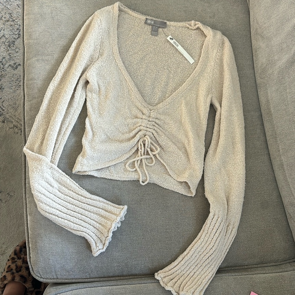NWT ASOS Long Sleeve Light Sweater
